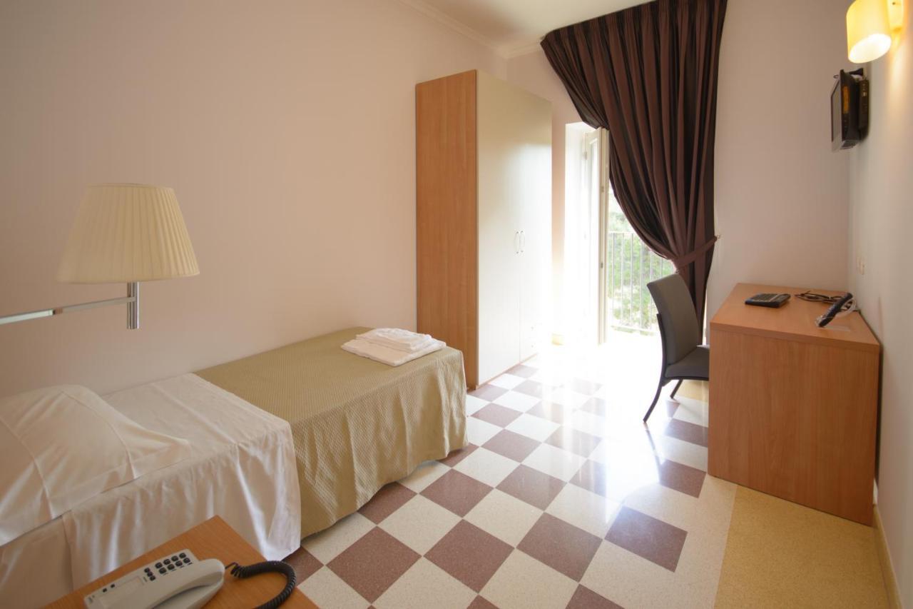Domus Stella Maris - Casa Per Ferie Ξενοδοχείο Ανκόνα Εξωτερικό φωτογραφία