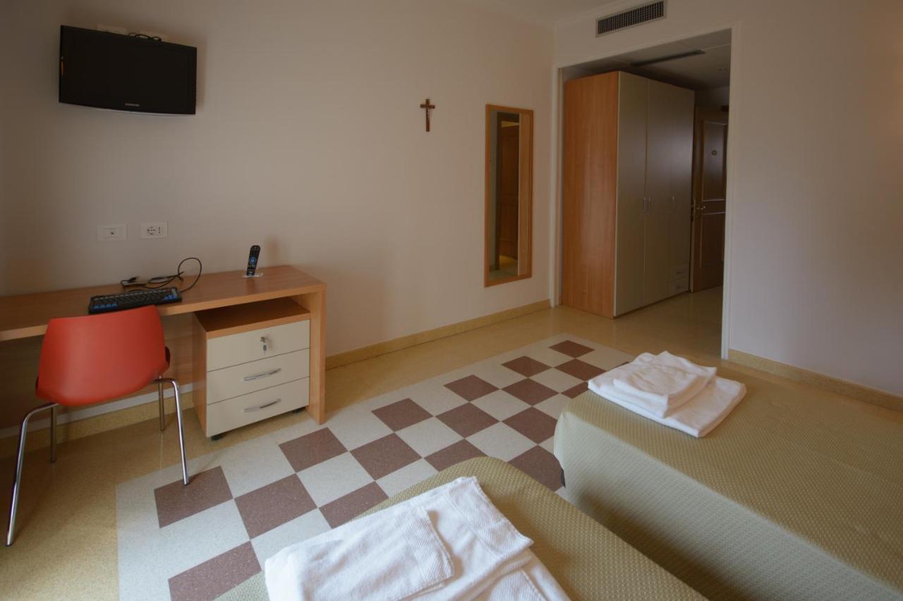Domus Stella Maris - Casa Per Ferie Ξενοδοχείο Ανκόνα Εξωτερικό φωτογραφία